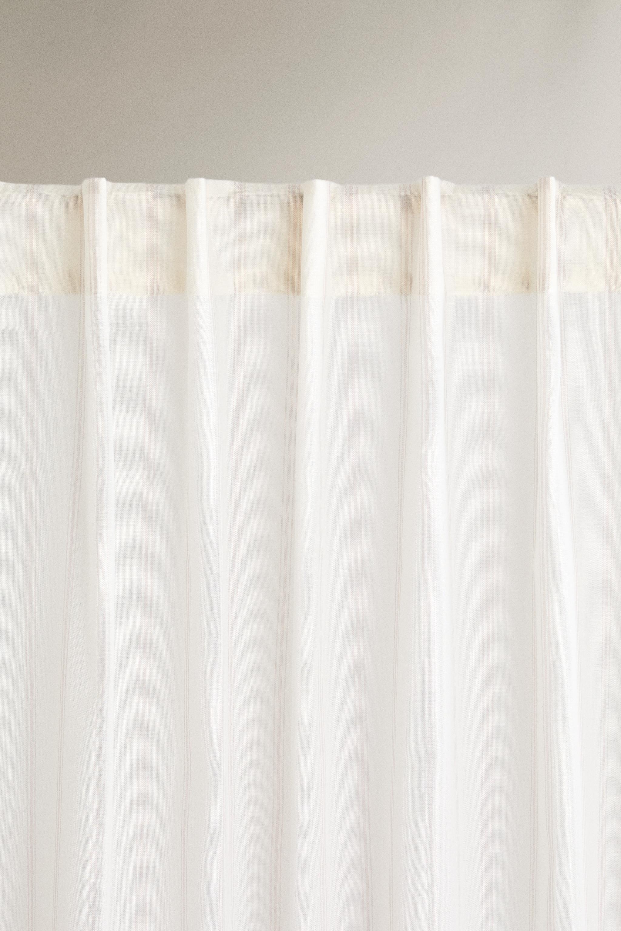 CHILDREN'S STRIPED CURTAIN